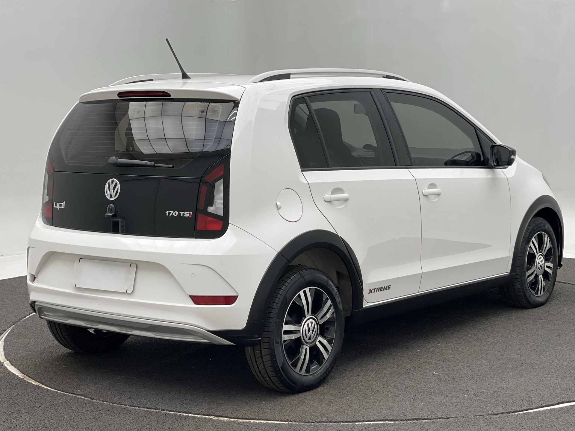 VW - Volkswagen-up!-up! Xtreme 1.0 TSI Total Flex 12V 5p