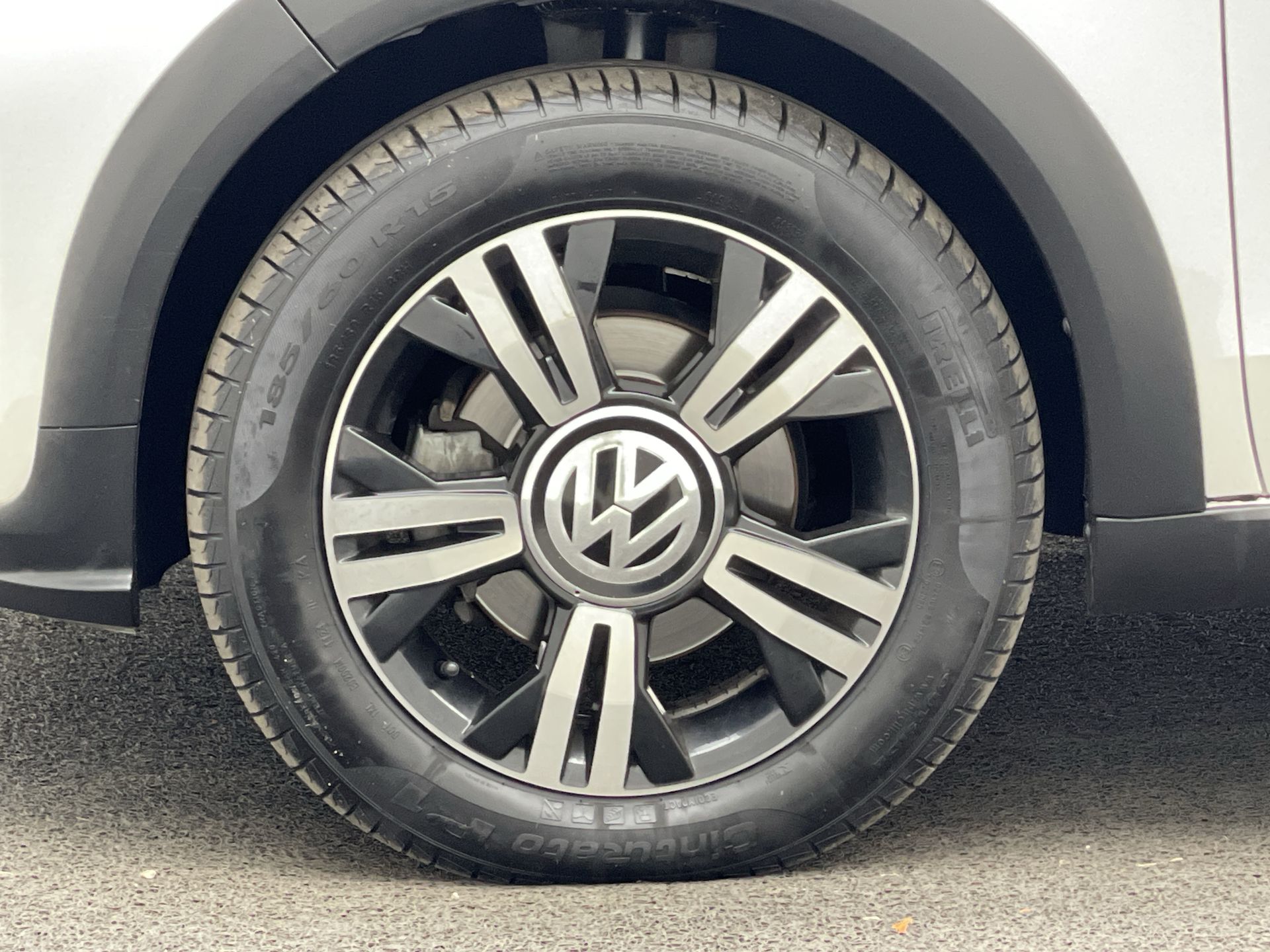VW - Volkswagen-up!-up! Xtreme 1.0 TSI Total Flex 12V 5p