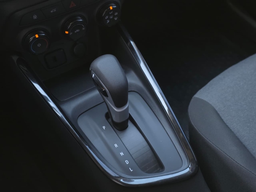 GM - Chevrolet-ONIX-1.0 TURBO FLEX PLUS LT AUTOMÁTICO