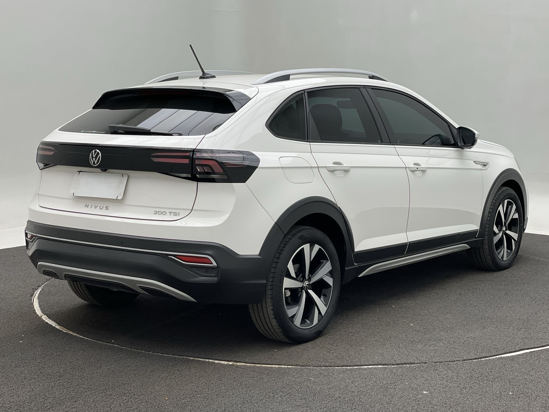 Nivus Highline 1.0 200 TSI Flex Aut.