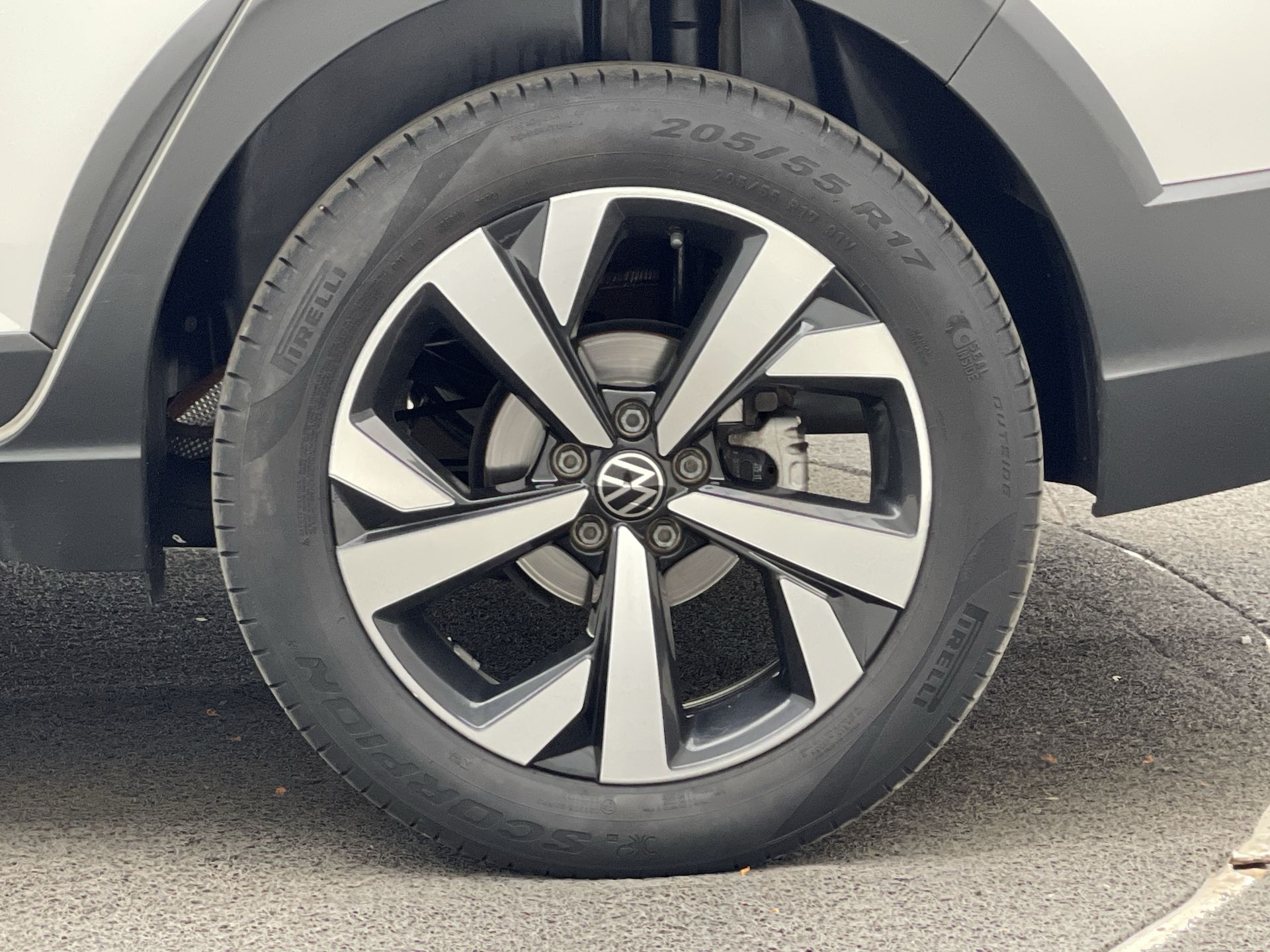 VW - Volkswagen-Nivus-Nivus Highline 1.0 200 TSI Flex Aut.