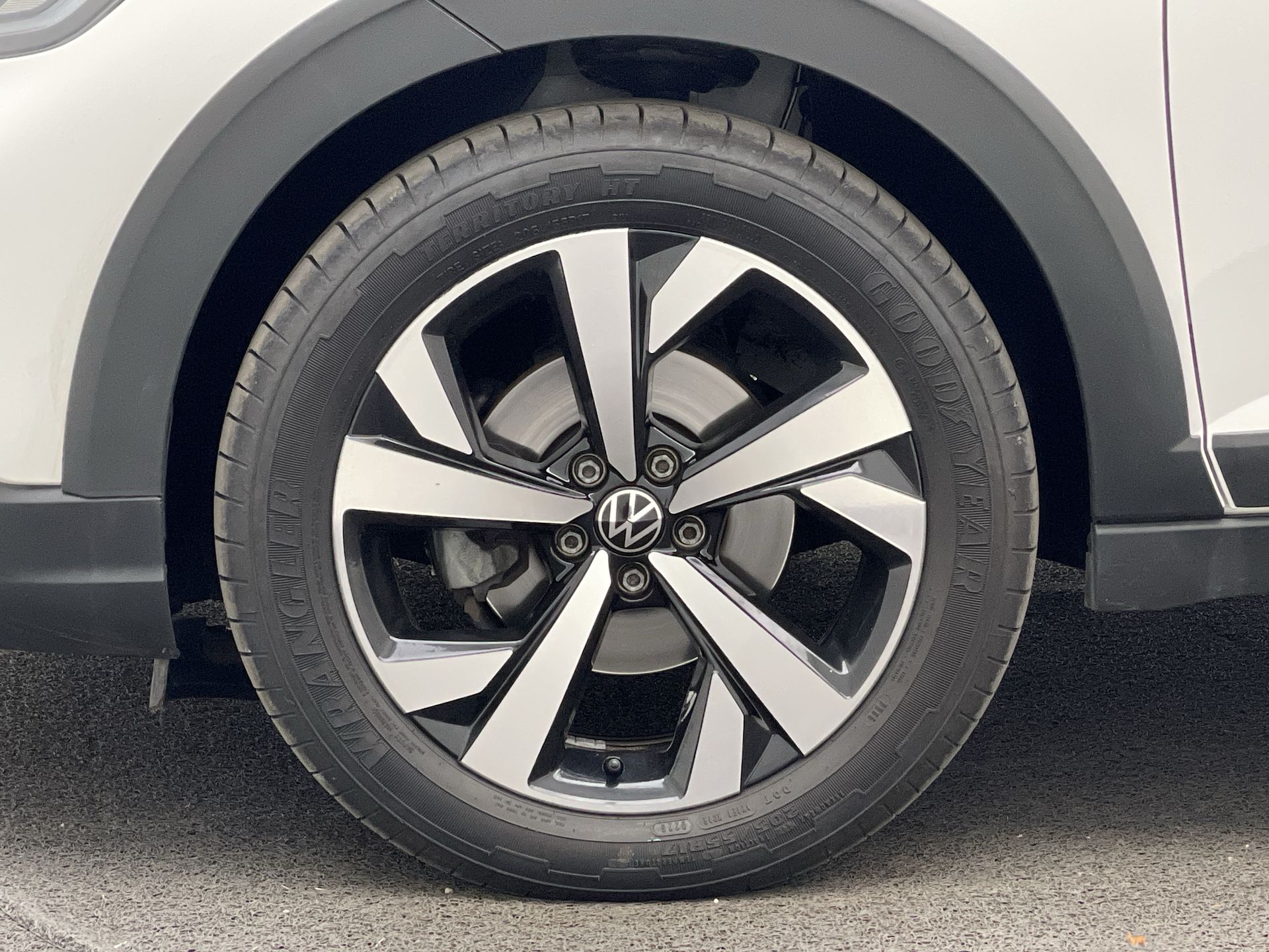 VW - Volkswagen-Nivus-Nivus Highline 1.0 200 TSI Flex Aut.