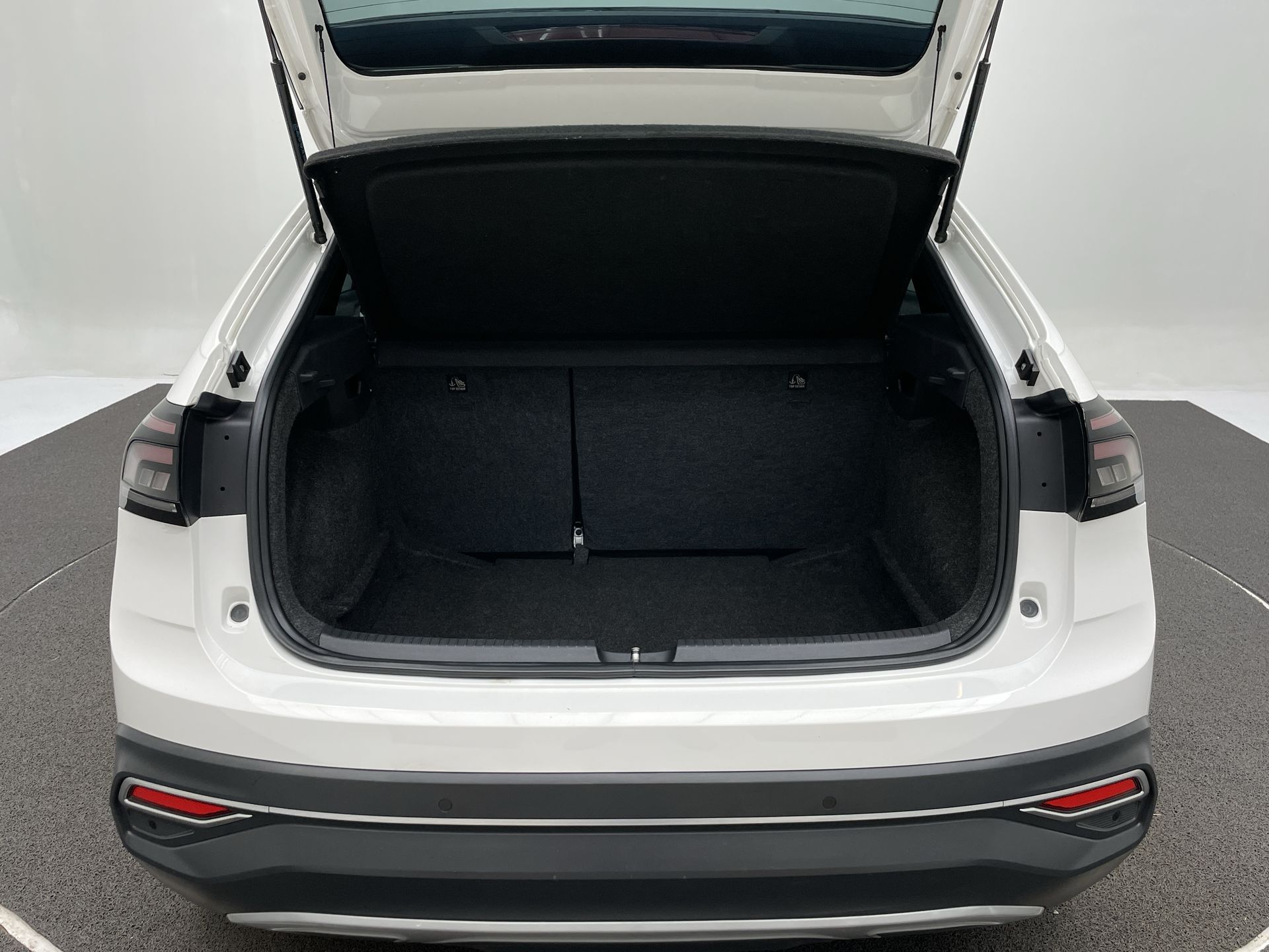 VW - Volkswagen-Nivus-Nivus Highline 1.0 200 TSI Flex Aut.