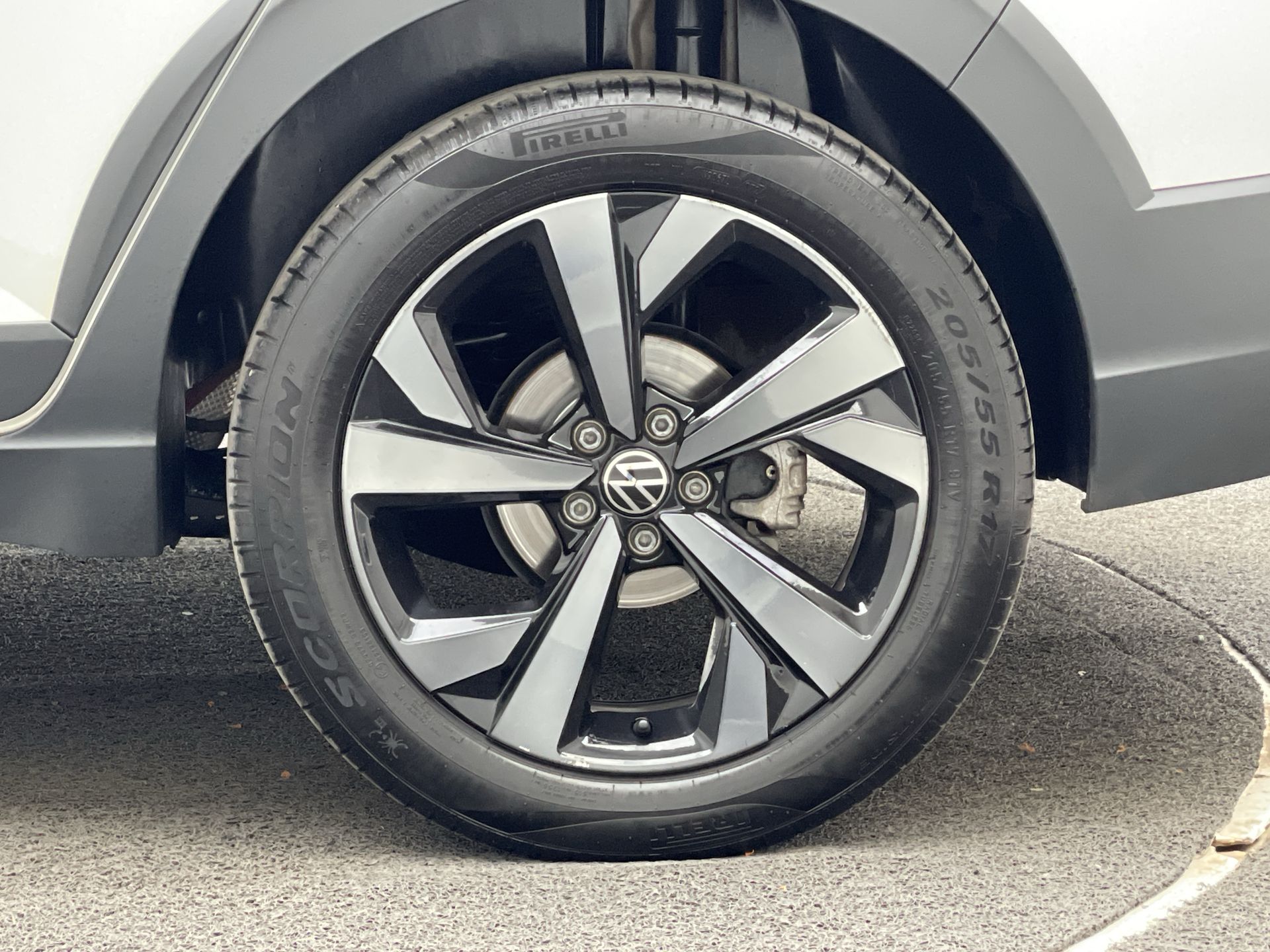 Nivus Highline 1.0 200 TSI Flex Aut.