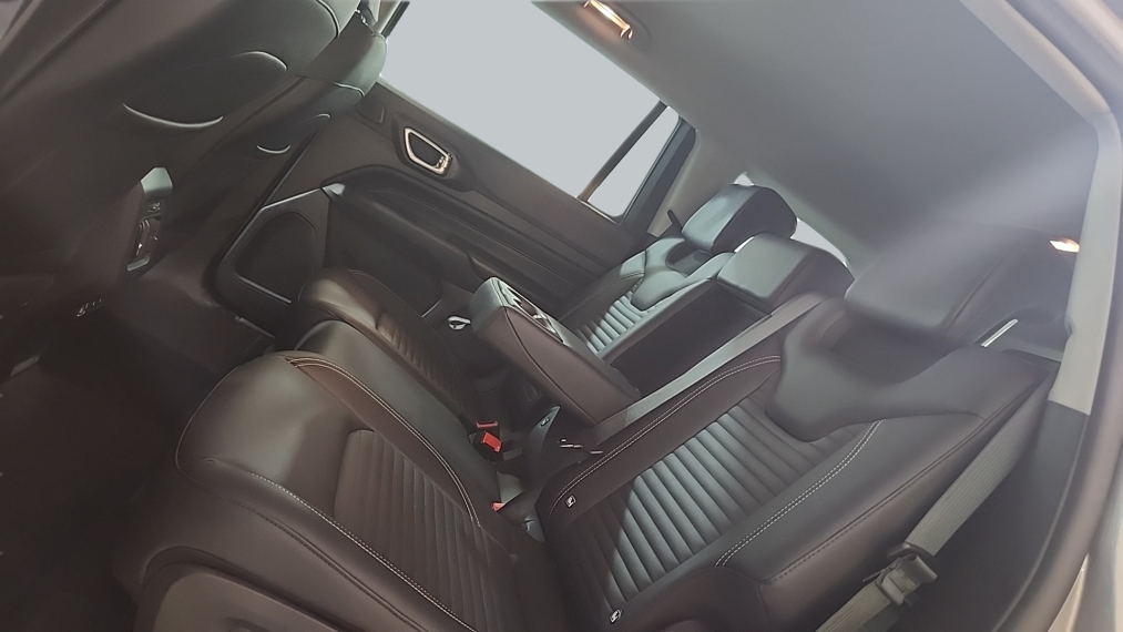 Jeep-COMMANDER-1.3 T270 TURBO FLEX LONGITUDE AT6