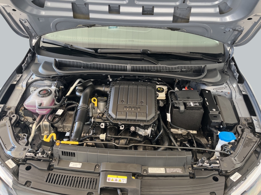 VW - Volkswagen-POLO-1.0 MPI TRACK MANUAL
