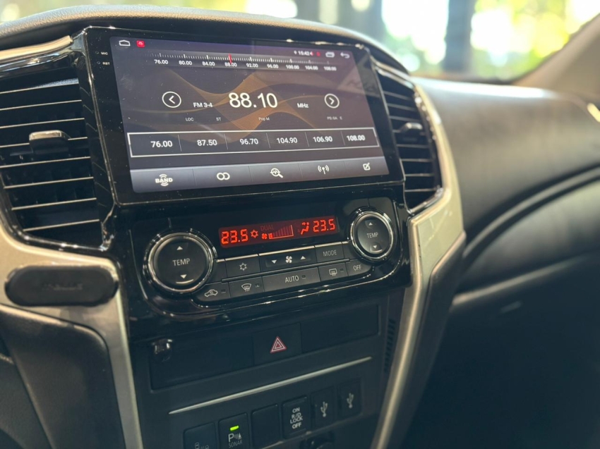 Mitsubishi-TRITON-2.4 BITURBO DIESEL CD HPE-S 4X4 AUTOMÁTICO