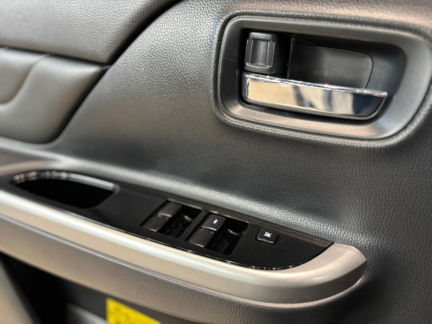 Mitsubishi-TRITON-2.4 BITURBO DIESEL CD HPE-S 4X4 AUTOMÁTICO
