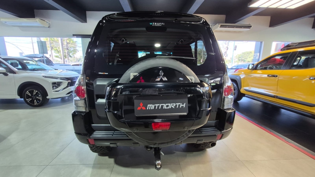 Mitsubishi-PAJERO FULL-3.2 HPE 4X4 16V TURBO INTERCOOLER DIESEL 2P AUTOMÁTICO