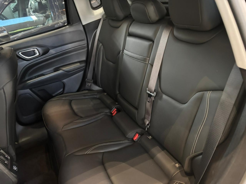 Jeep-COMPASS-1.3 T270 TURBO FLEX LONGITUDE AT6