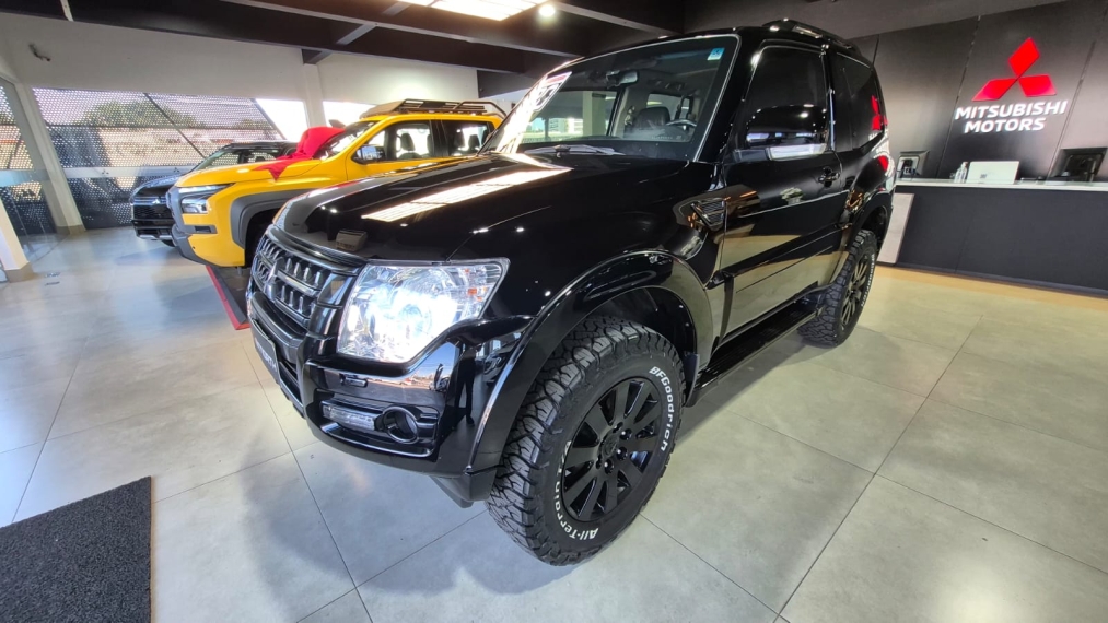 Mitsubishi-PAJERO FULL-3.2 HPE 4X4 16V TURBO INTERCOOLER DIESEL 2P AUTOMÁTICO