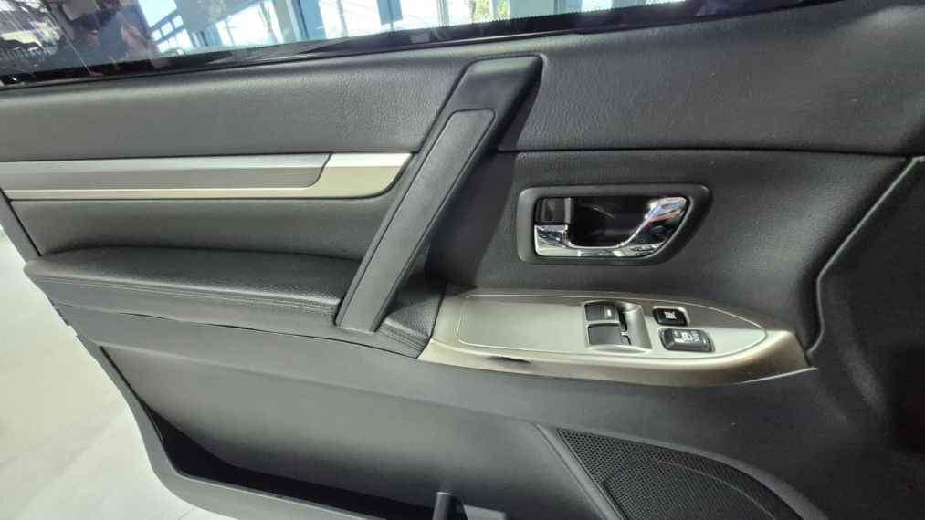 Mitsubishi-PAJERO FULL-3.2 HPE 4X4 16V TURBO INTERCOOLER DIESEL 2P AUTOMÁTICO