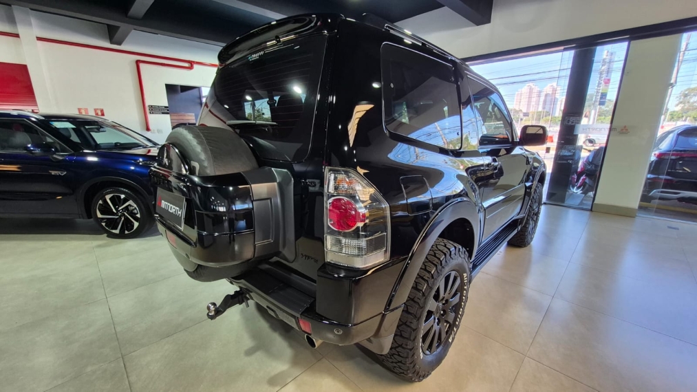 Mitsubishi-PAJERO FULL-3.2 HPE 4X4 16V TURBO INTERCOOLER DIESEL 2P AUTOMÁTICO