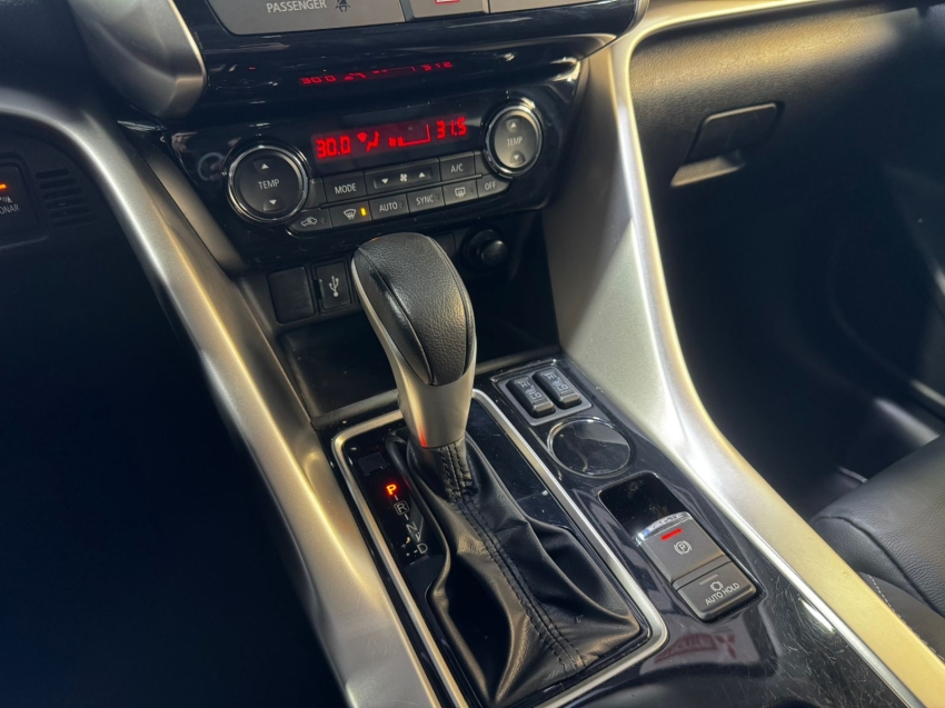 Mitsubishi-ECLIPSE CROSS-1.5 MIVEC TURBO GASOLINA HPE-S CVT