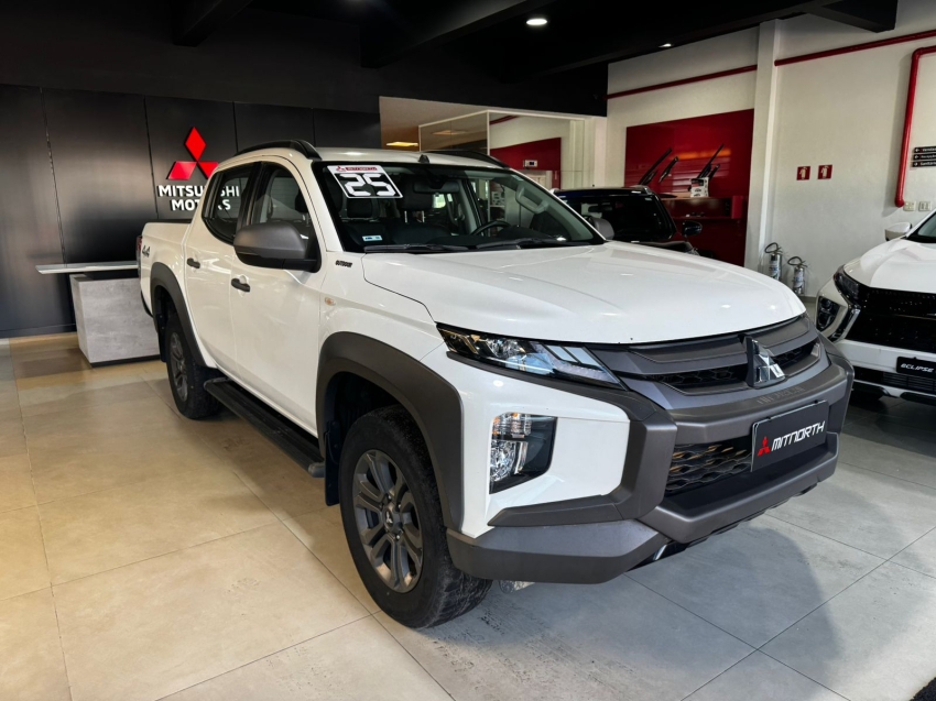 Mitsubishi-L200 TRITON-2.4 16V TURBO DIESEL SPORT OUTDOOR PLUS CD 4P 4X4 AUTOMÁTICO