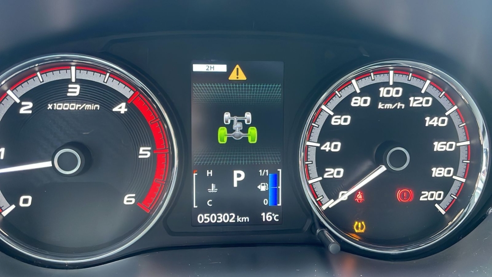 Mitsubishi-L200 TRITON-2.4 16V TURBO DIESEL SPORT OUTDOOR PLUS CD 4P 4X4 AUTOMÁTICO