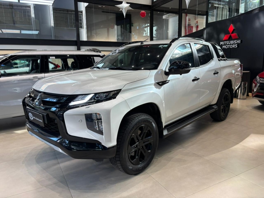 Mitsubishi-TRITON-2.4 BITURBO DIESEL CD HPE-S 4X4 AUTOMÁTICO