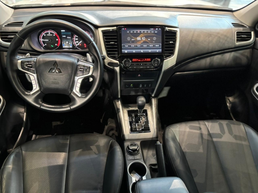 Mitsubishi-TRITON-2.4 BITURBO DIESEL CD HPE-S 4X4 AUTOMÁTICO