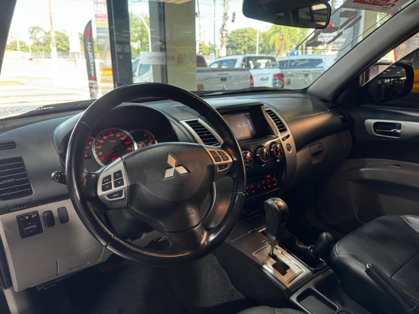 Mitsubishi-PAJERO DAKAR-3.5 HPE 7 LUGARES 4X4 V6 24V FLEX 4P AUTOMÁTICO