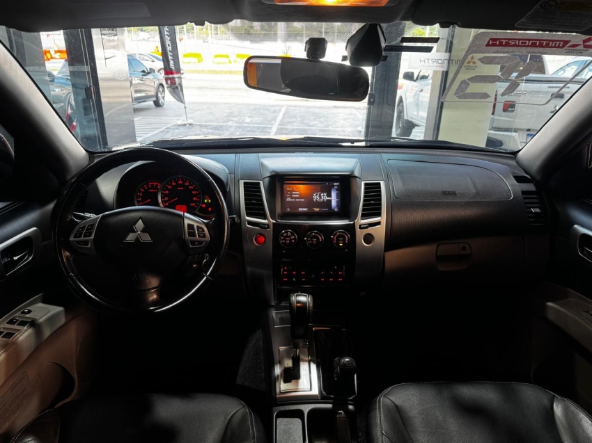 Mitsubishi-PAJERO DAKAR-3.5 HPE 7 LUGARES 4X4 V6 24V FLEX 4P AUTOMÁTICO