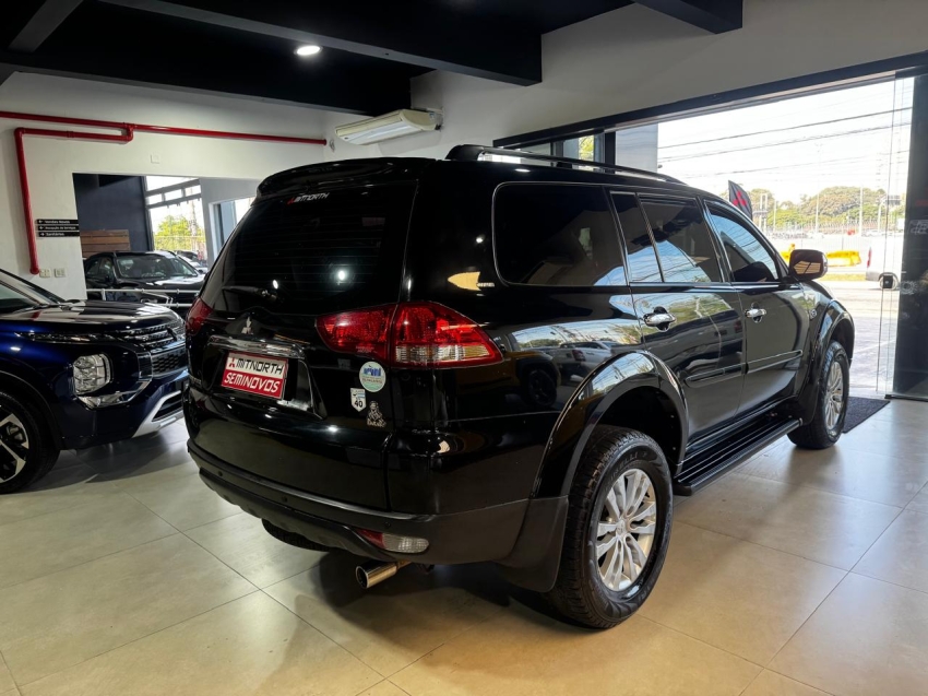 Mitsubishi-PAJERO DAKAR-3.5 HPE 7 LUGARES 4X4 V6 24V FLEX 4P AUTOMÁTICO
