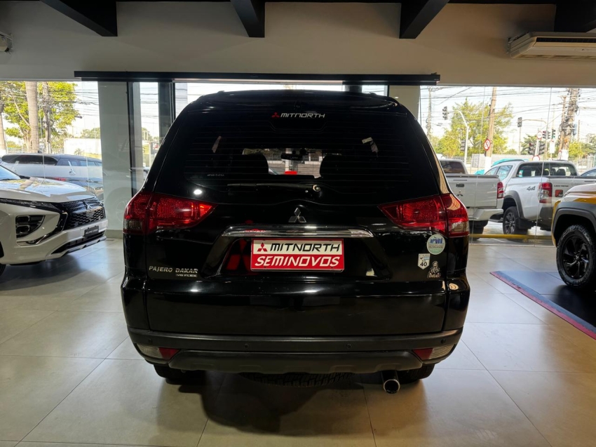 Mitsubishi-PAJERO DAKAR-3.5 HPE 7 LUGARES 4X4 V6 24V FLEX 4P AUTOMÁTICO
