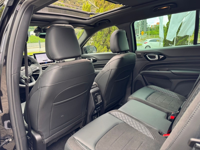 Jeep-COMMANDER-2.0 HURRICANE 4 TURBO GASOLINA BLACKHAWK AT9