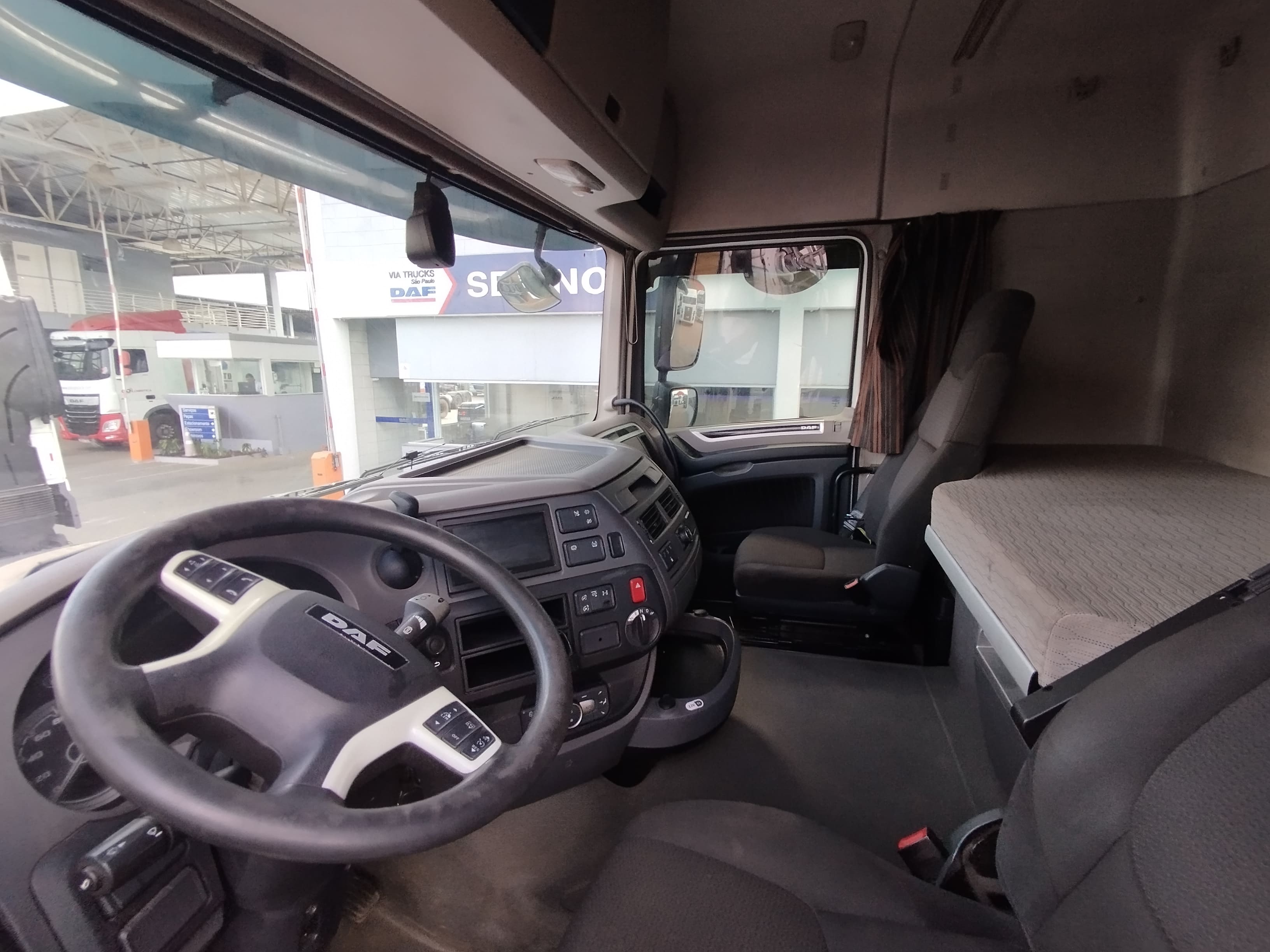DAF-XF-XF FTS480 6x2 Space Cab (diesel)(E5)