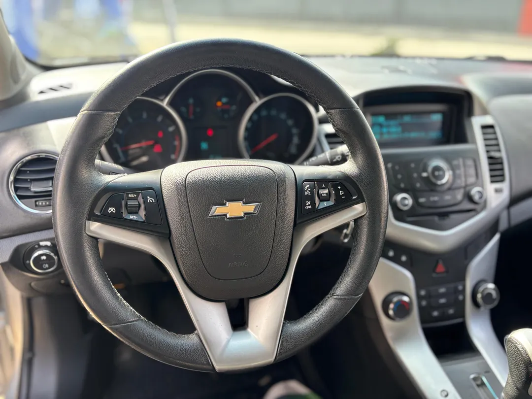 gm - chevrolet cruze hb sport lt 1.8 16v flexp. 5p aut