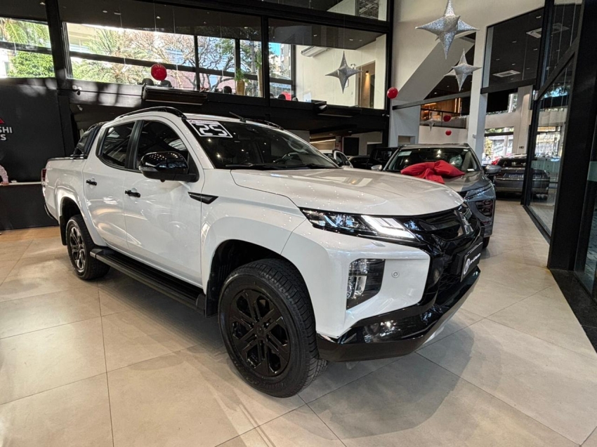 Mitsubishi-TRITON-2.4 BITURBO DIESEL CD HPE-S 4X4 AUTOMÁTICO