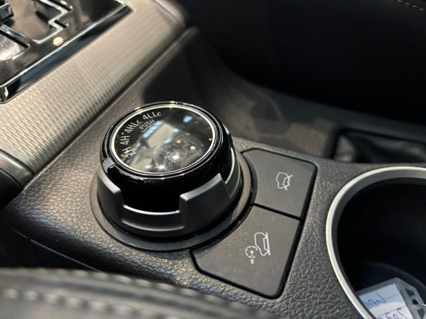 Mitsubishi-TRITON-2.4 BITURBO DIESEL CD HPE-S 4X4 AUTOMÁTICO