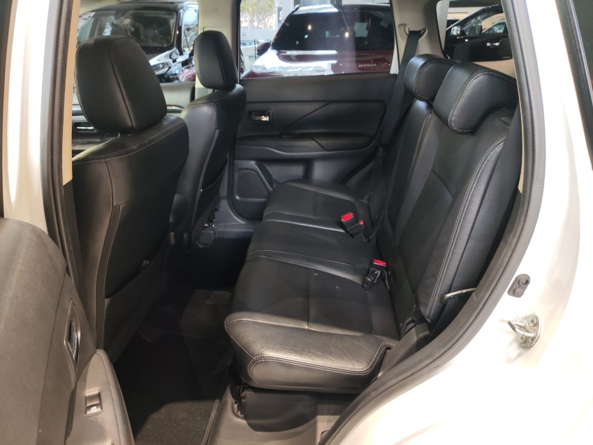 Mitsubishi-OUTLANDER-2.0 16V GASOLINA 4P AUTOMÁTICO