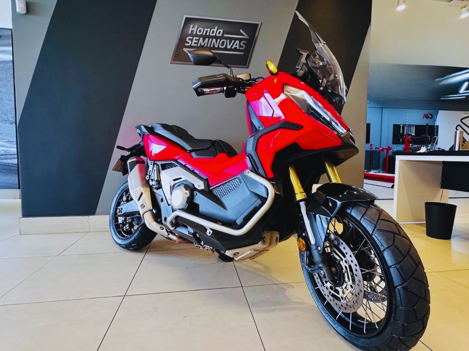 X-ADV 745cc