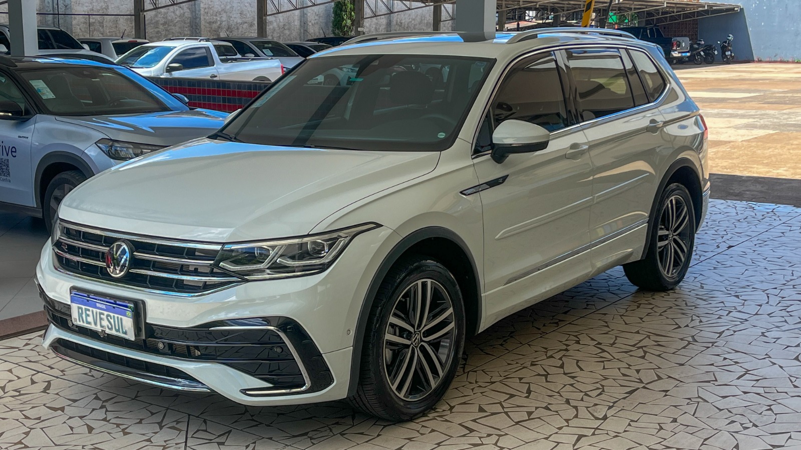 TIGUAN Allspac R-Line 300 TSI 2.0