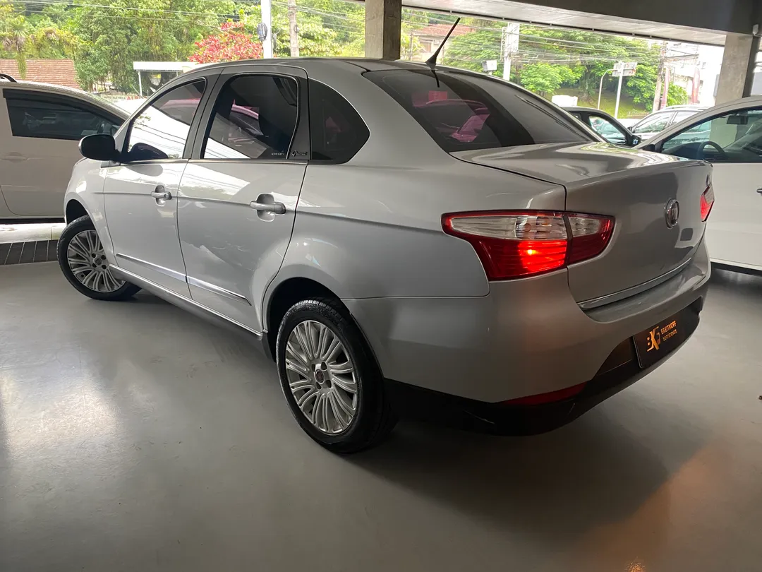 Grand Siena ESSENCE 1.6 Flex 16V
