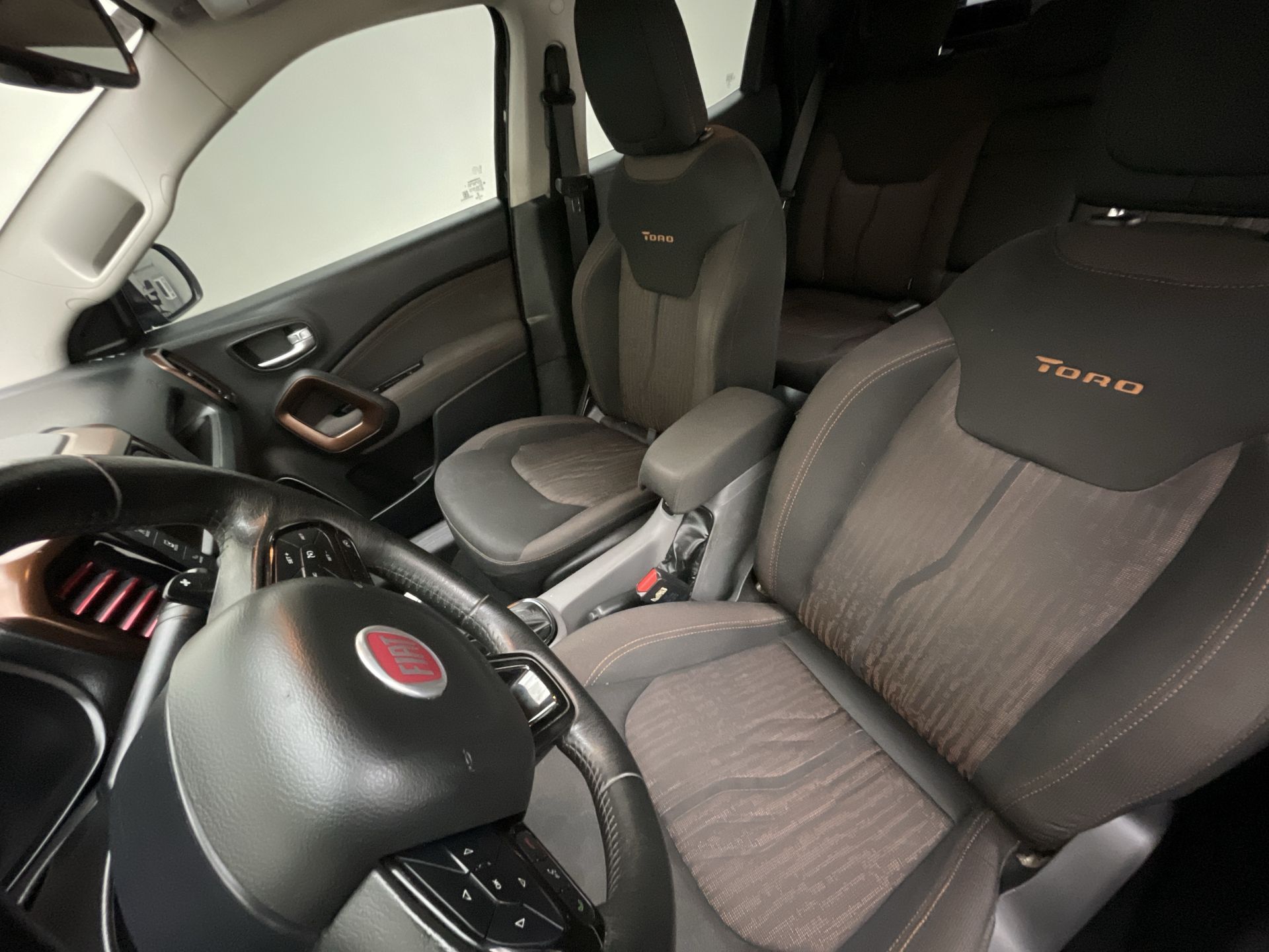 Fiat-TORO-Toro Volcano 2.0 16V 4x4 TB Diesel Aut.