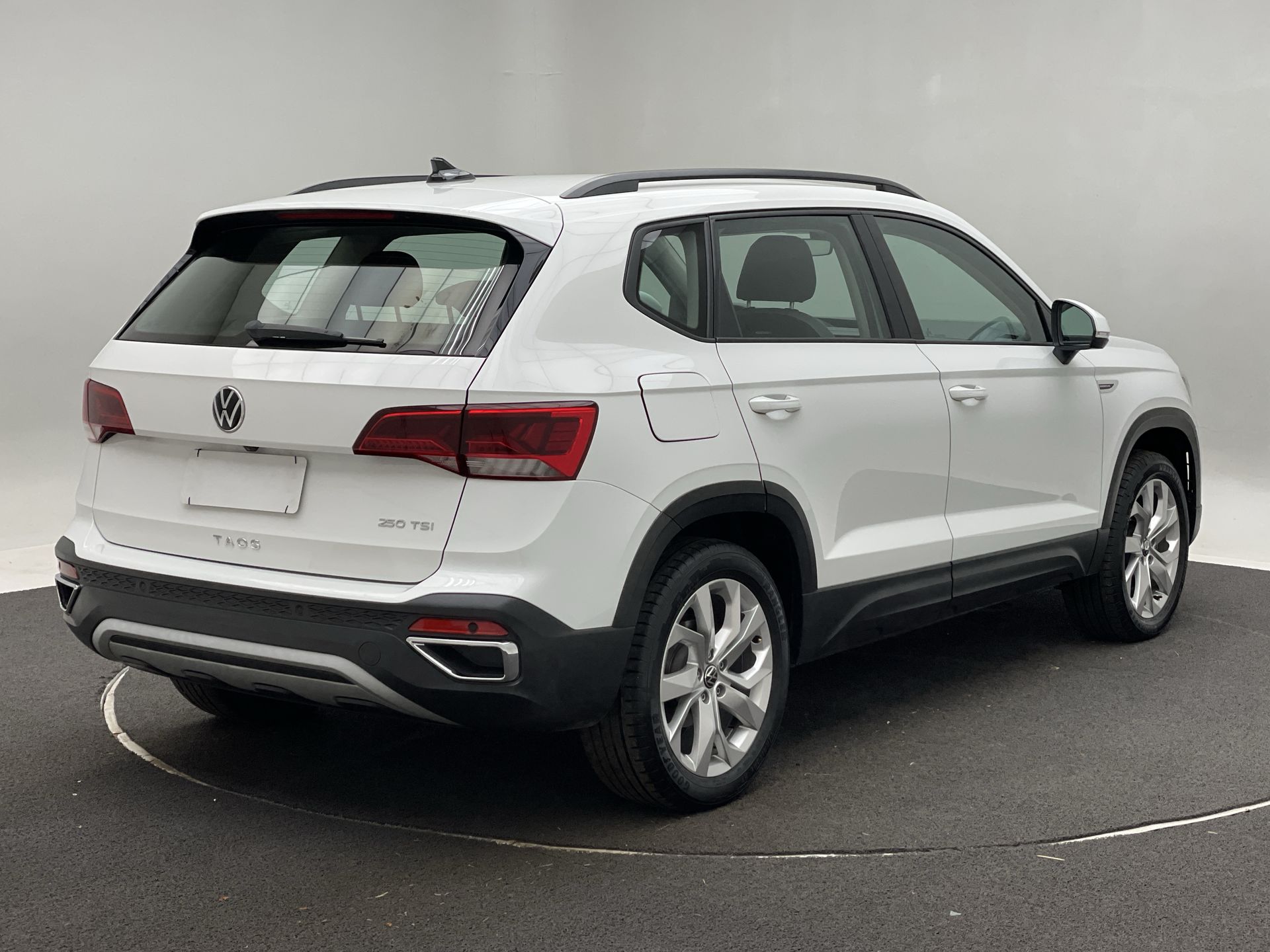 TAOS Comfortline 1.4 250 TSI Flex Aut.