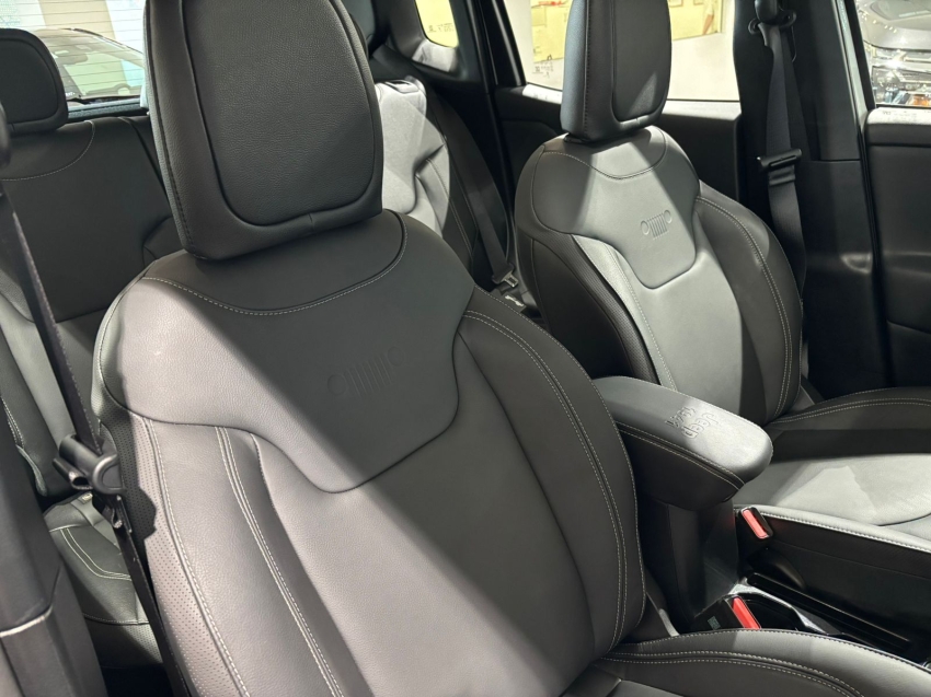 Jeep-RENEGADE-1.3 T270 TURBO FLEX SAHARA AT6