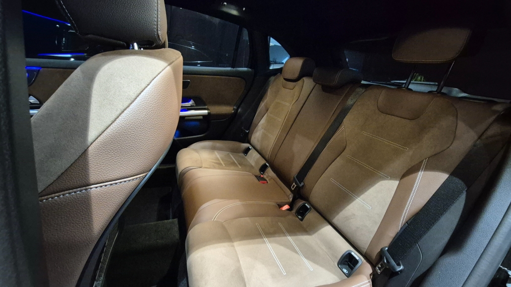 MERCEDES BENZ-GLA 200-1.3 MHEV AMG LINE 7G-DCT