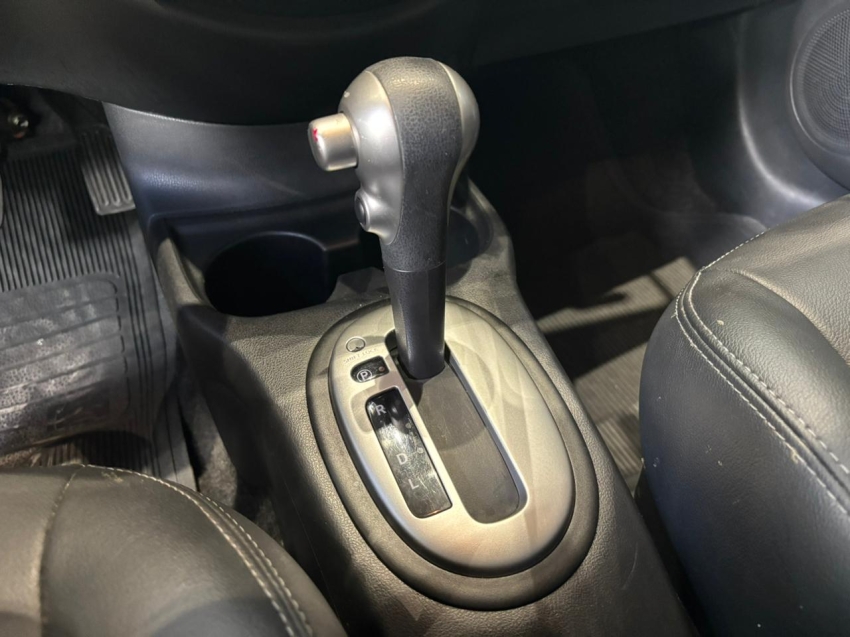 Nissan-VERSA-1.6 16V FLEXSTART SL 4P XTRONIC