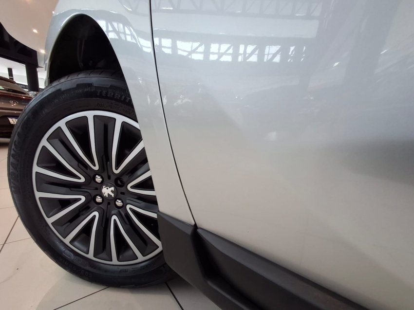 Peugeot-2008-1.6 16V FLEX ALLURE 4P AUTOMÁTICO