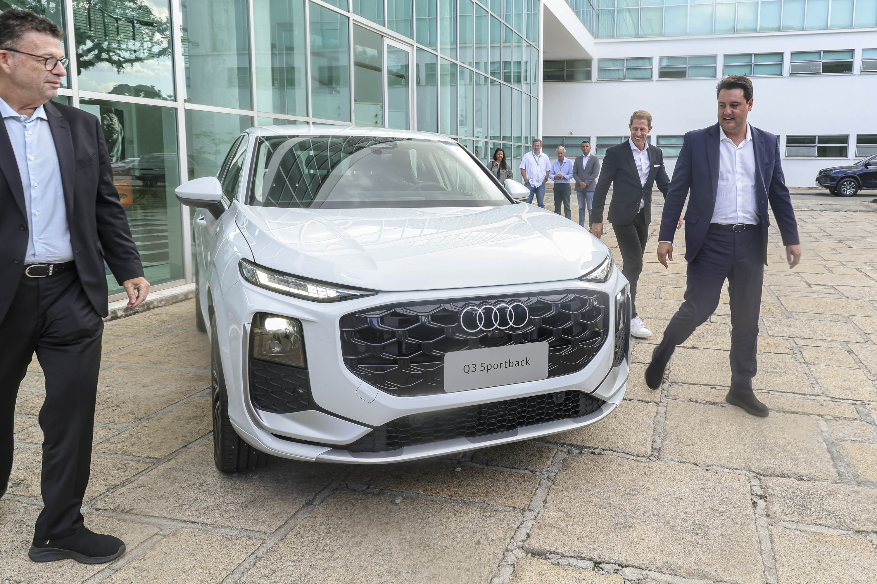 Audi lançará elétrico do porte do A3 em 2026 com preço competitivo
