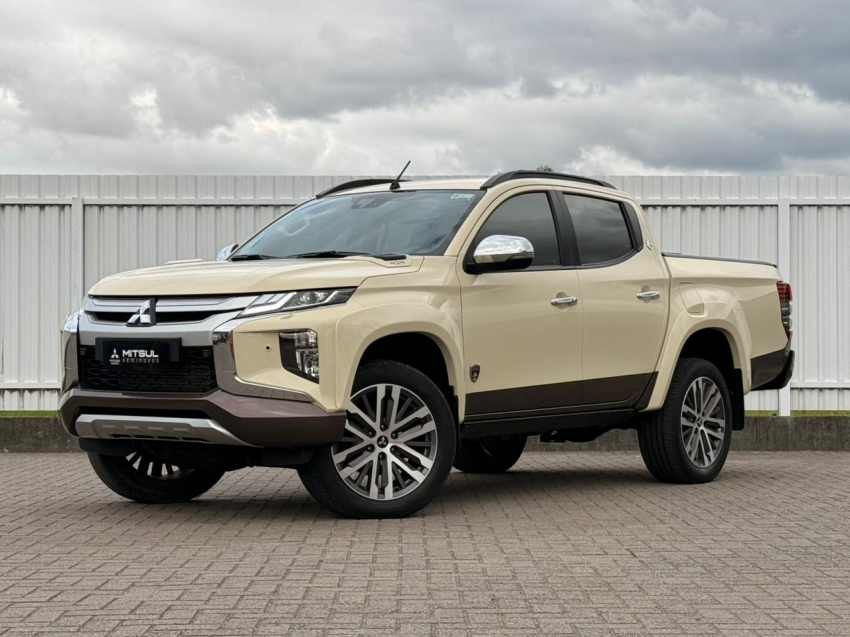 Mitsubishi-L200 TRITON-2.4 16V TURBO DIESEL SPORT HPE-S TERRA CD 4P 4X4 AUTOMÁTICO