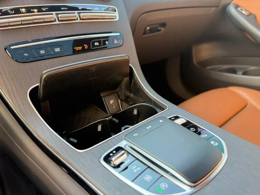 MERCEDES BENZ-GLC-300-GLC-300 AMG Line Coupe 4M 2.0 TB Aut.