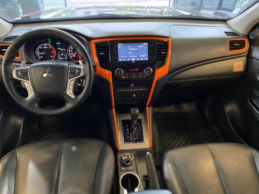 Mitsubishi-L200 TRITON-2.4 16V TURBO DIESEL SPORT SAVANA SERTÔES CD 4P 4X4 AUTOMÁTICO