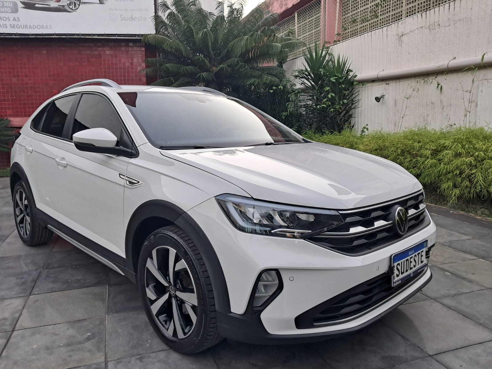 Nivus Highline 1.0 200 TSI Flex Aut.