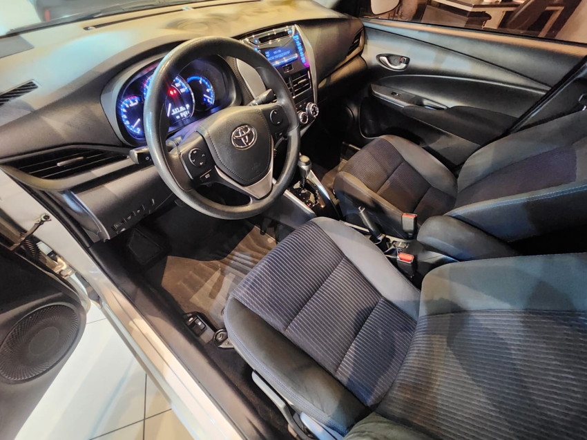 Toyota-YARIS-1.5 16V FLEX SEDAN XL MULTIDRIVE