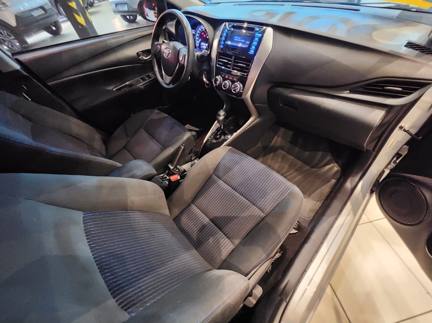 Toyota-YARIS-1.5 16V FLEX SEDAN XL MULTIDRIVE