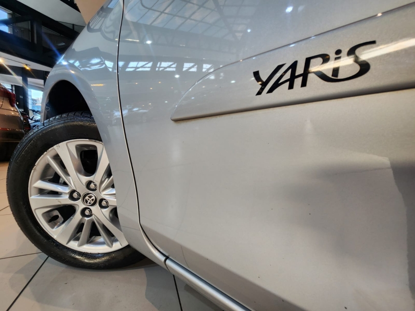 Toyota-YARIS-1.5 16V FLEX SEDAN XL MULTIDRIVE