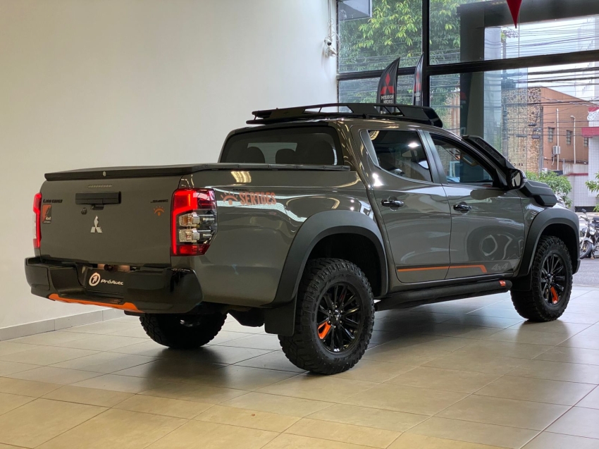 Mitsubishi-L200 TRITON-2.4 16V TURBO DIESEL SPORT SAVANA SERTÔES CD 4P 4X4 AUTOMÁTICO